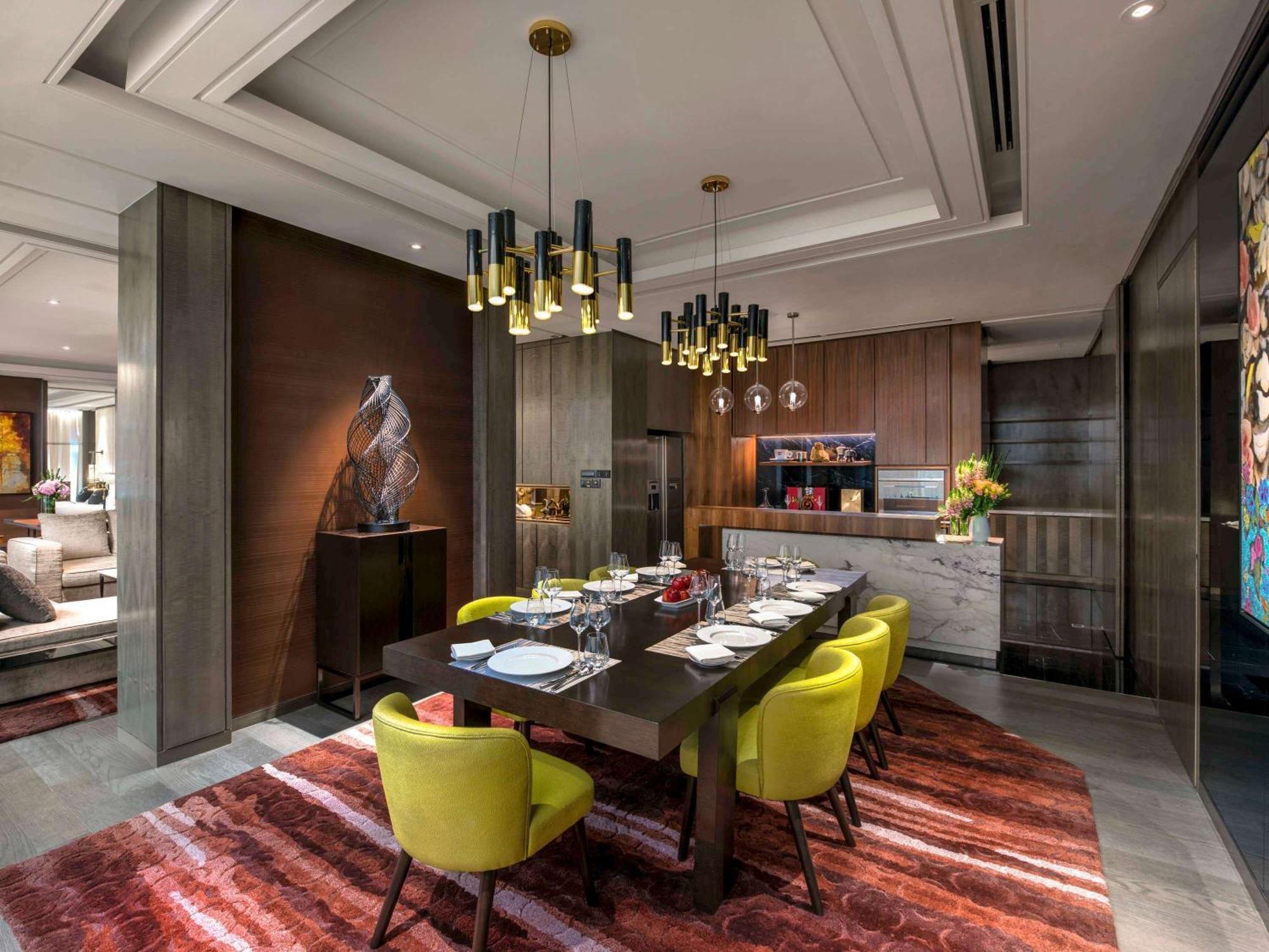 Hotel Sofitel Kuala Lumpur Damansara Zewnętrze zdjęcie The dining room of a 3-bedroom apartment