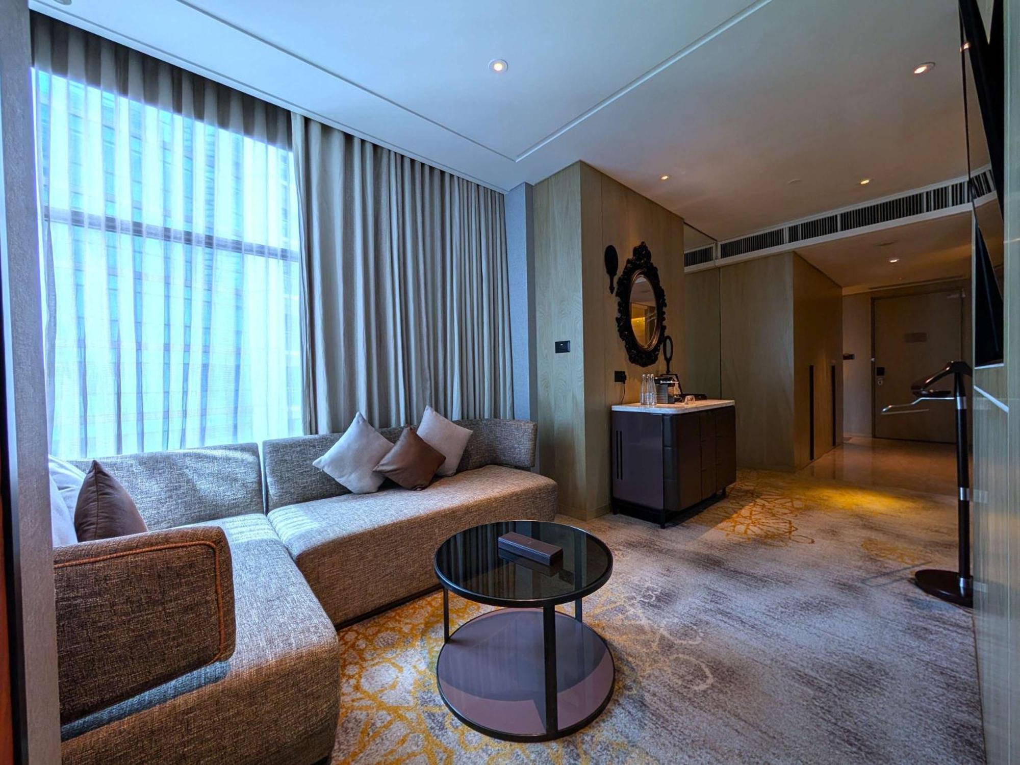 Hotel Sofitel Kuala Lumpur Damansara Zewnętrze zdjęcie A suite at the hotel